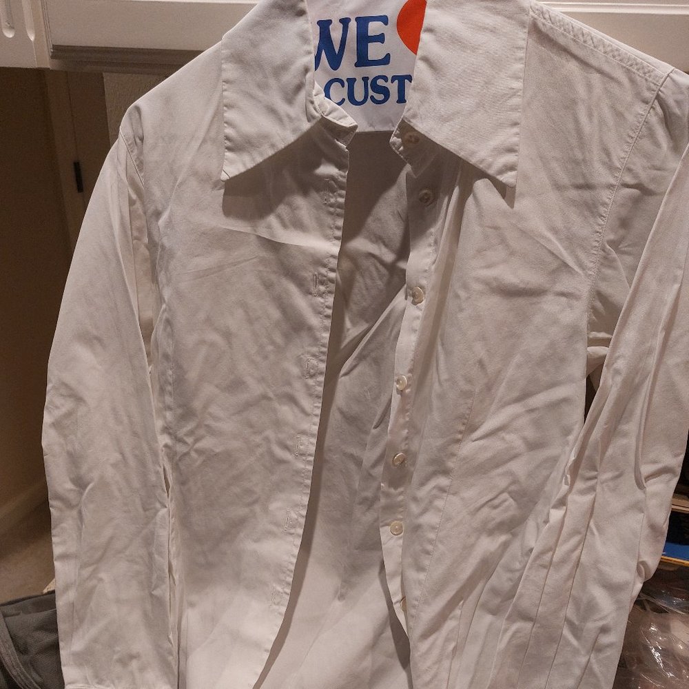 Jill McGowan White fitted blouse.  Size M